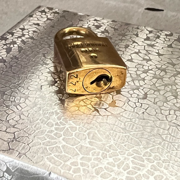 RARE Angel #222 LV Lock & Key - Picture 6 of 13